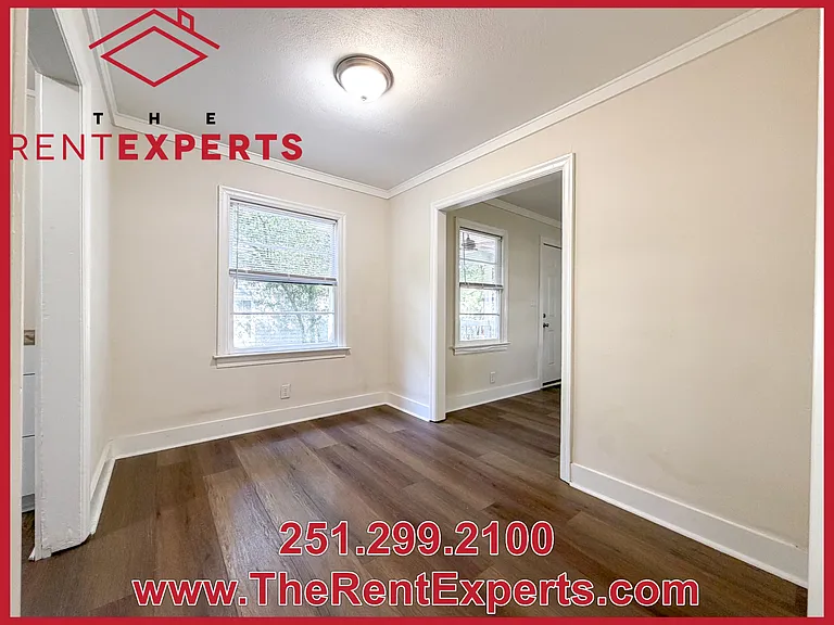 104 Ellinor St — Photo 4