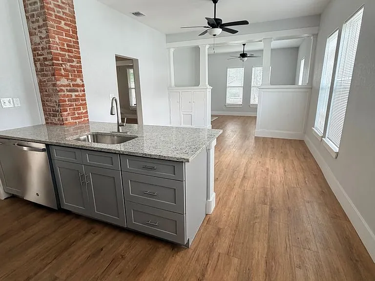 439 Dunning Ave — Photo 4