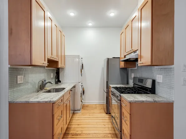 445 Grand Street image 26 of 28