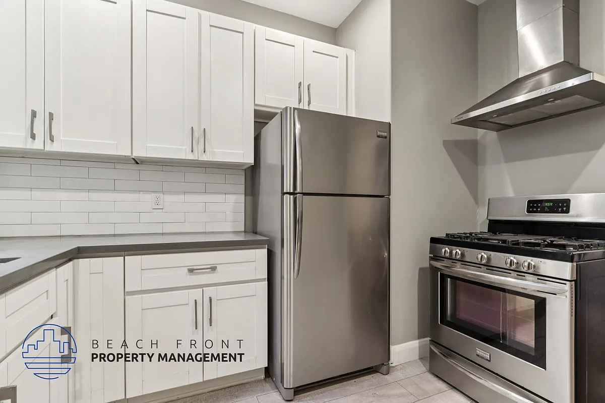 Building Photo - 681 Shatto Pl