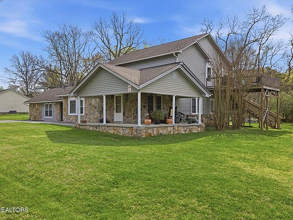 2nd image of 799 Haynes Rd
