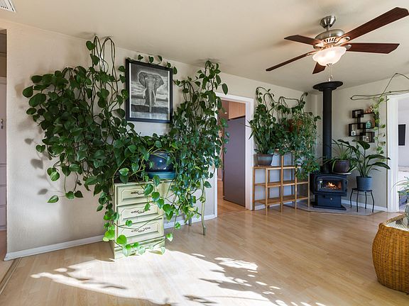 4th image of 9013 Menaul Blvd NE