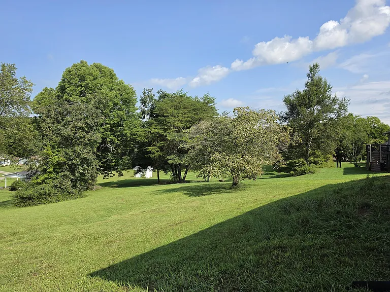 421 River Bend Dr — Photo 13