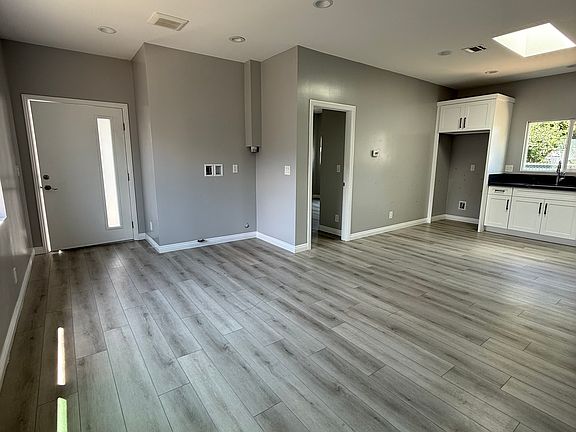 2nd image of 6731 Burnham Ave
