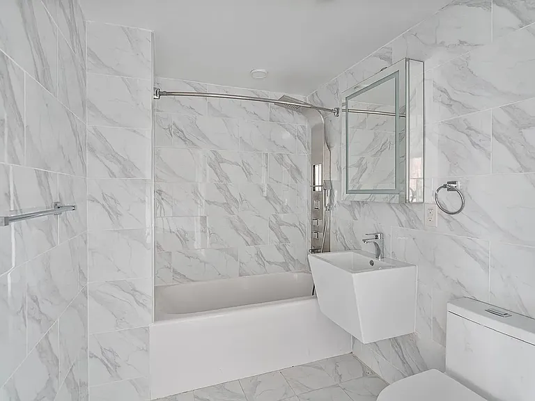 864 Willoughby Ave #4B — Photo 5