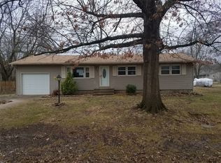 924 Price St, Aurora, MO 65605