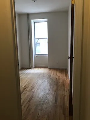 Rented by Tip Top Realty Corp | media 14