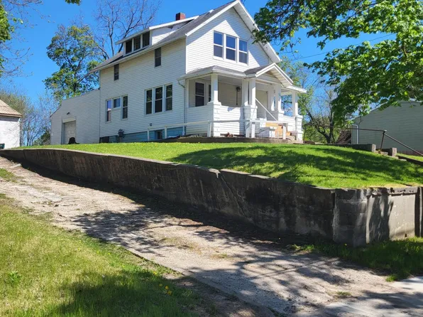 929 Dakin St, Lansing, MI 48912