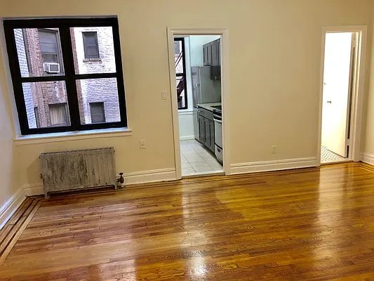 Rented by Silverstreet RE LLC | media 10