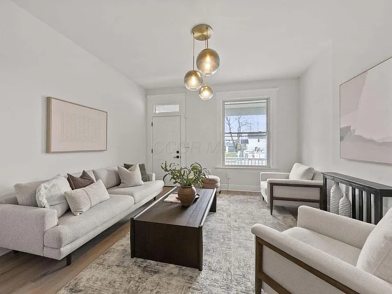 550 W Town St #550 — Photo 3