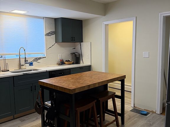 4th image of 15 Margin St #1
