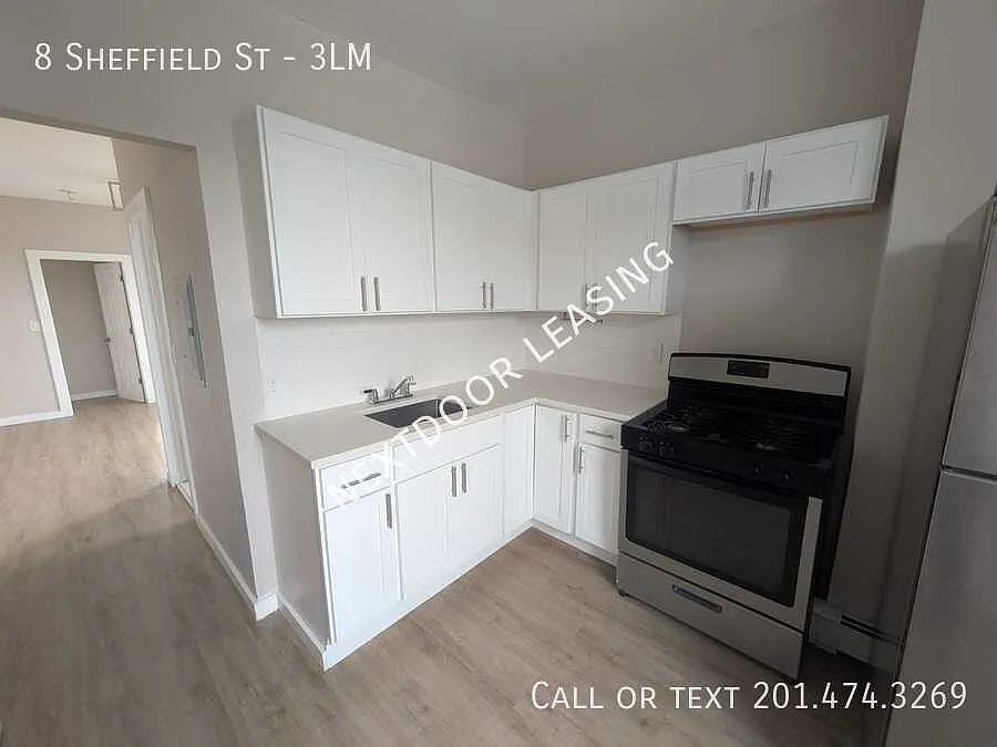 8 Sheffield St — Photo 1
