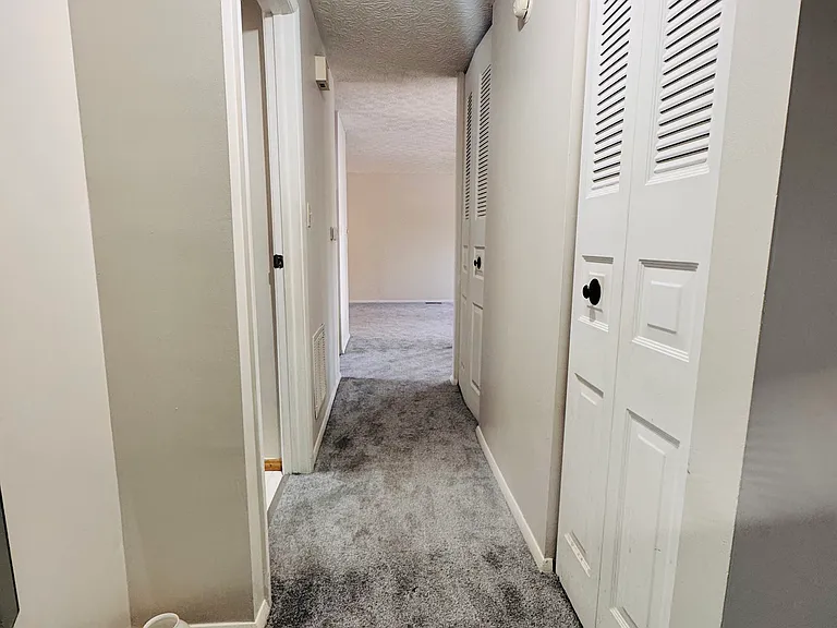 8709 Scarsdale Blvd — Photo 4