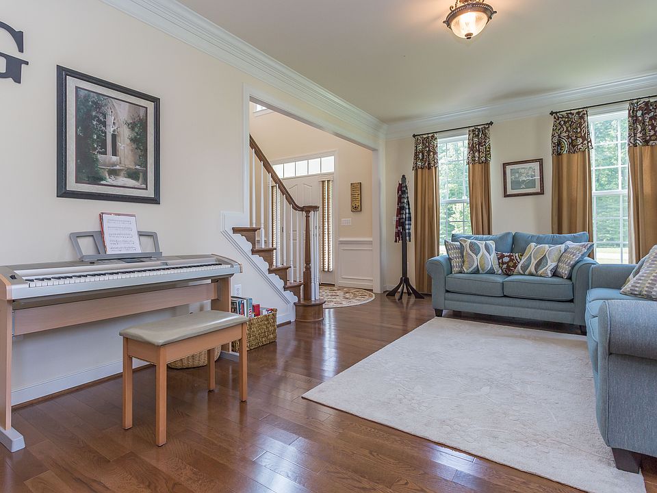 1st image of 38 Maidenhair Way