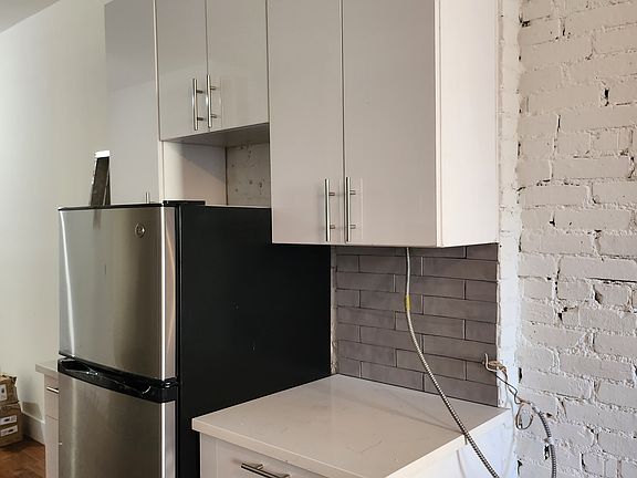 5th image of 1708 2nd Ave APT 5S
