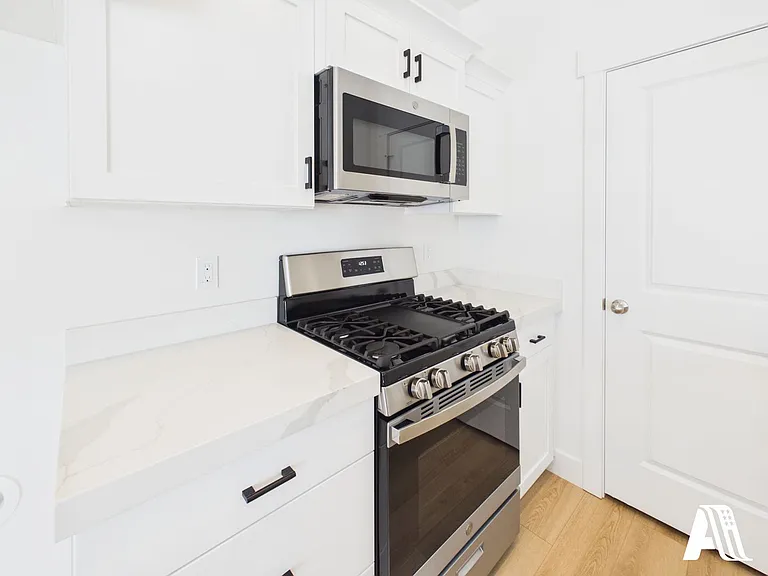 447 E 650 N — Photo 5