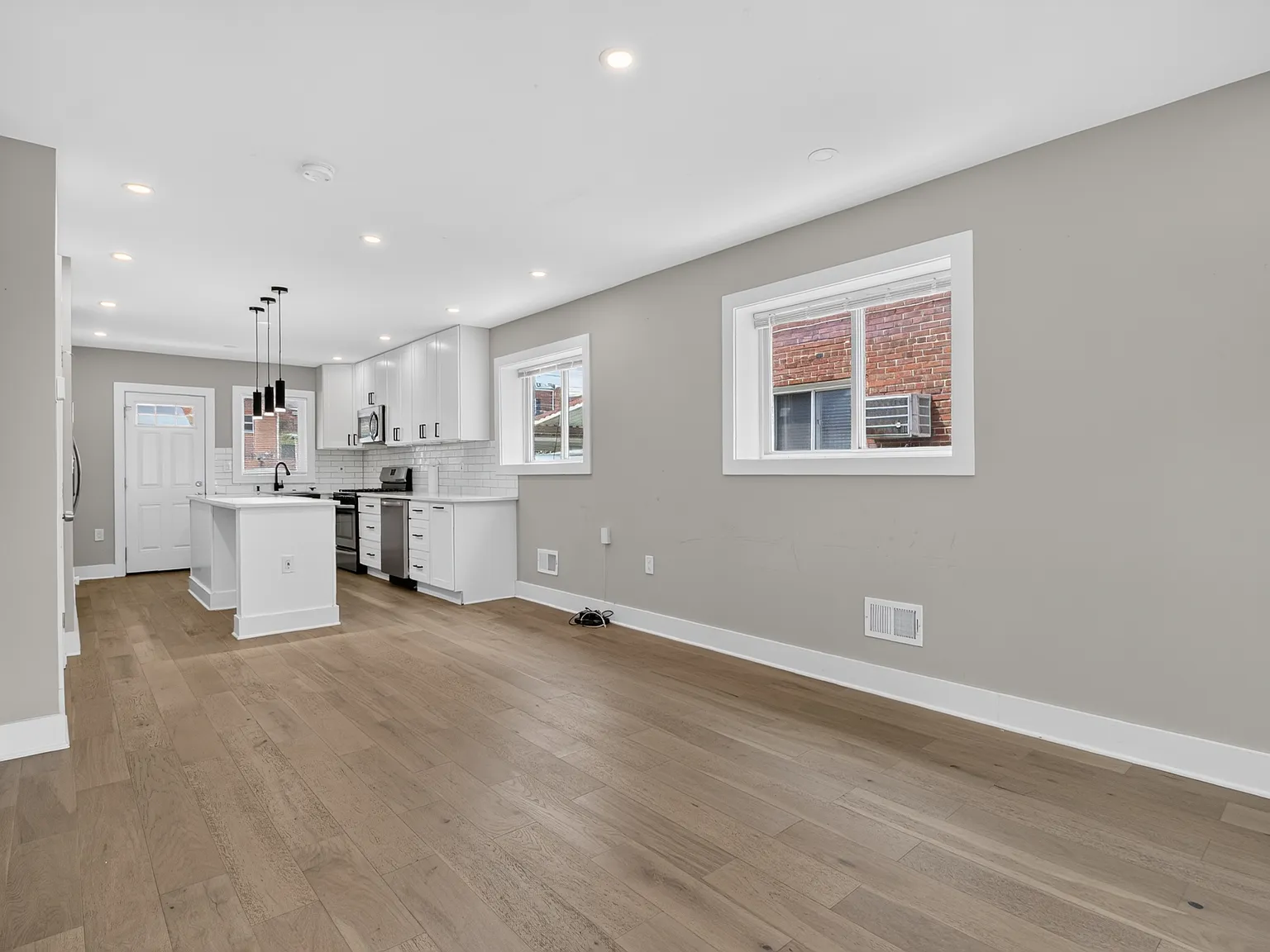 3 bed, 3.5 bath, 1504 sqft, $3,495 — Photo 4