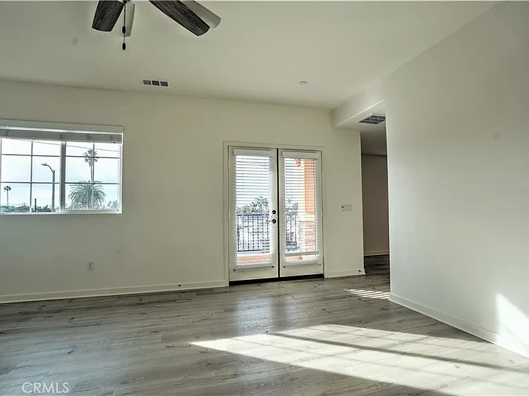22117 Normandie Ave — Photo 23