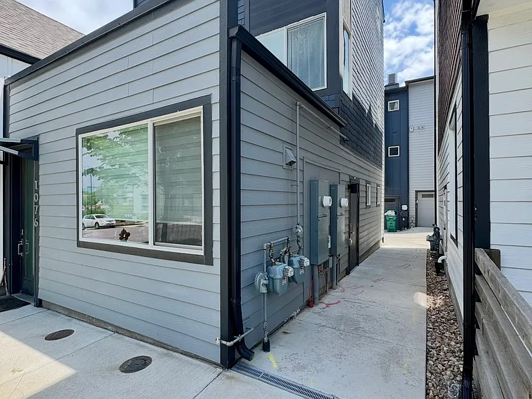 1076 Depew St — Photo 25