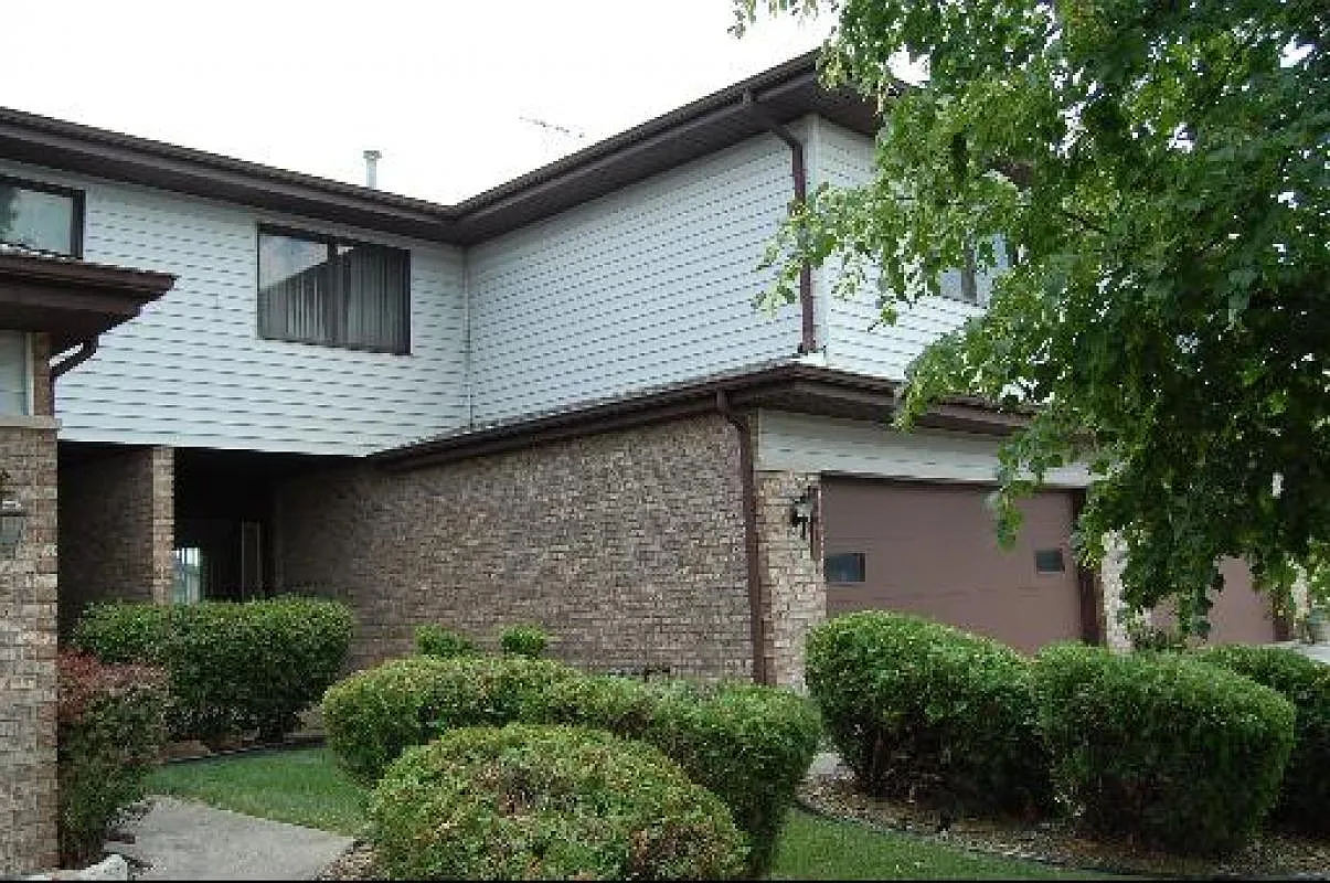 19635 Lake Shore Dr photo 1