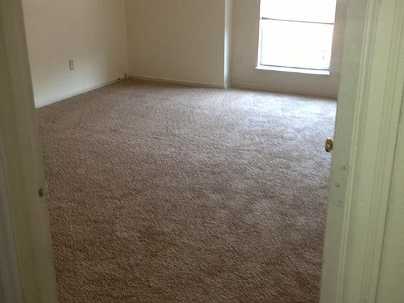 5th image of 207 Northport Hills Dr
