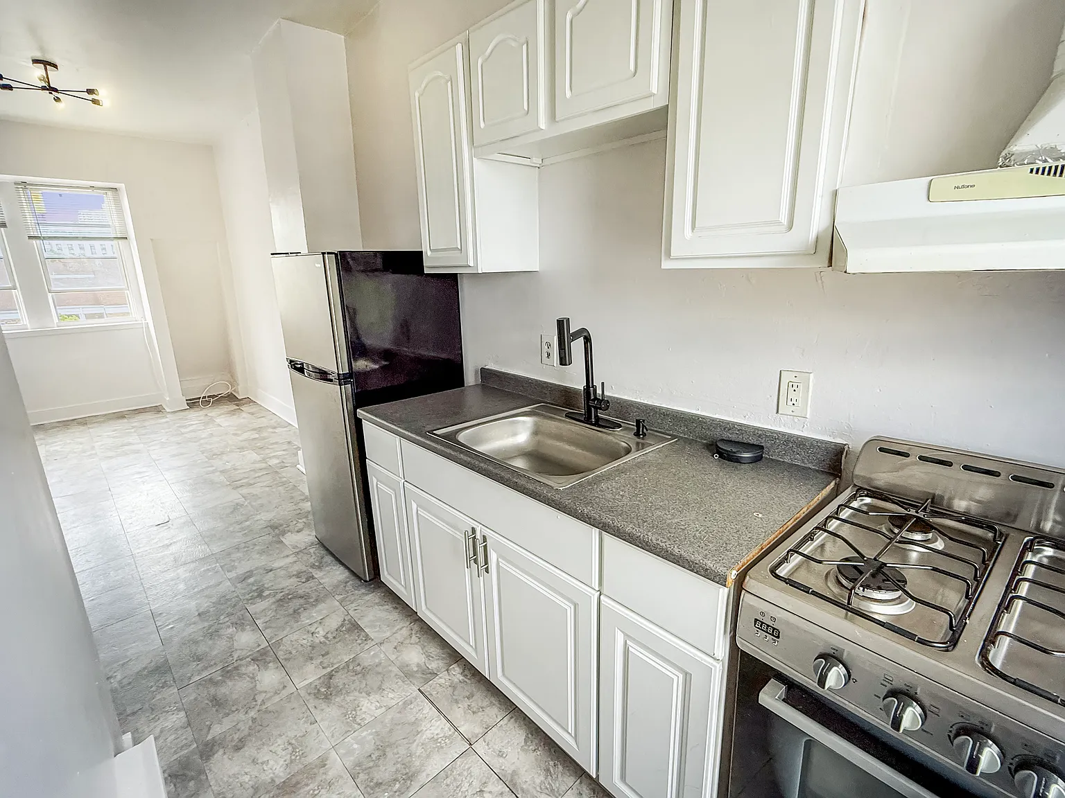 1 bed, 500 sqft, $1,000 — Photo 4