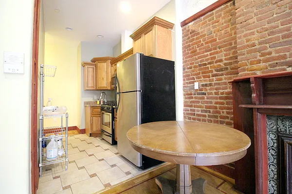 Rented by Elite NY Holdings | media 10