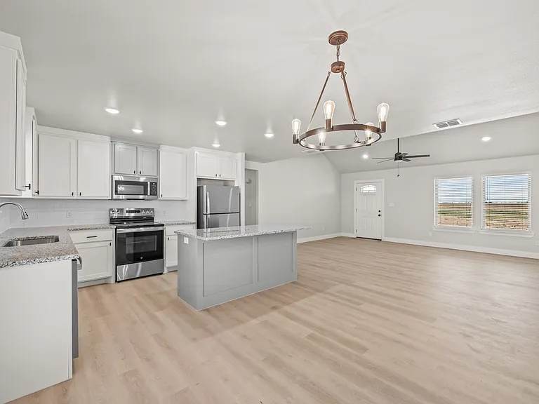 10517 East Cres #7400 — Photo 32