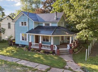 126 E Washington St, Maple Rapids, MI 48853