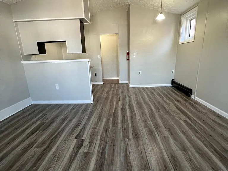 514 W 16th St #1 — Photo 2