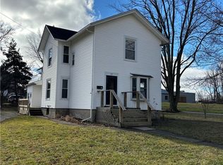 37 Church St, Middleport, NY 14105