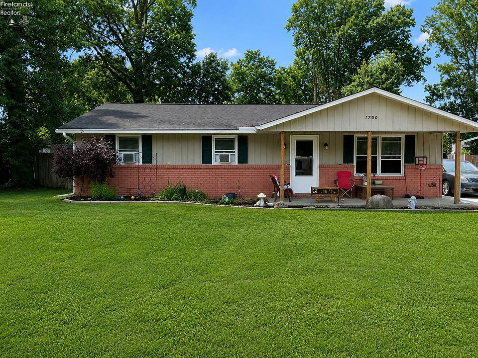 1st image of 1700 Urban Cir