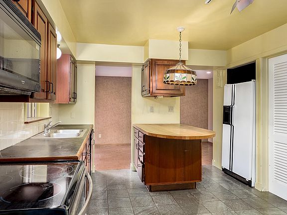 3rd image of 129 Indian Springs Dr