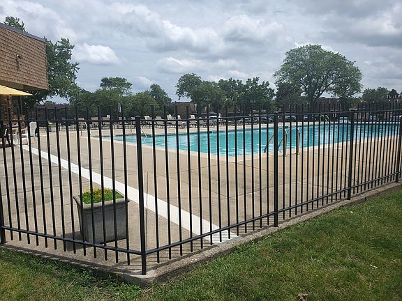3rd image of 2275 Country Club Dr APT 23