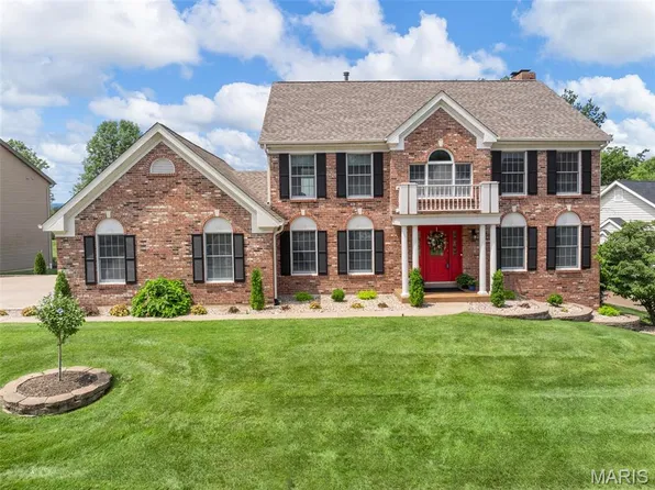 627 Loughmor Pass, Weldon Spring, MO 63304