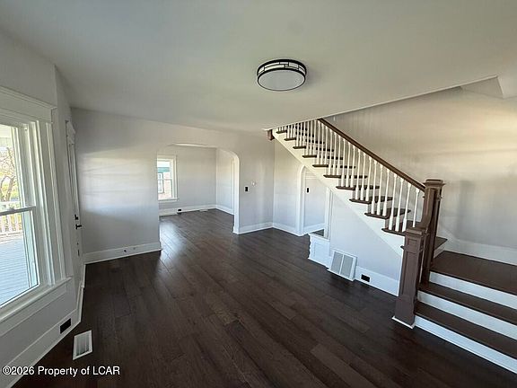 3rd image of 165 River St