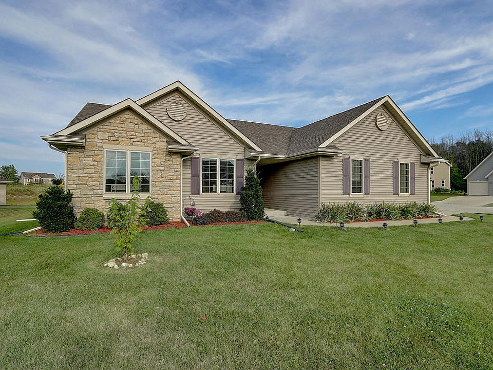 364 N Milwaukee St, Fredonia, WI 53021 Zillow