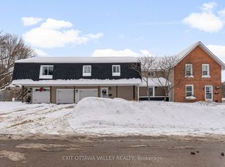 80 Hunter St, Pembroke, ON K8A2N5