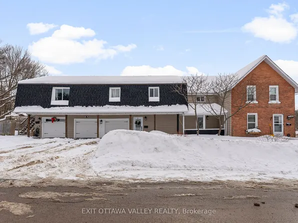 80 Hunter St, Pembroke, ON K8A 2N5