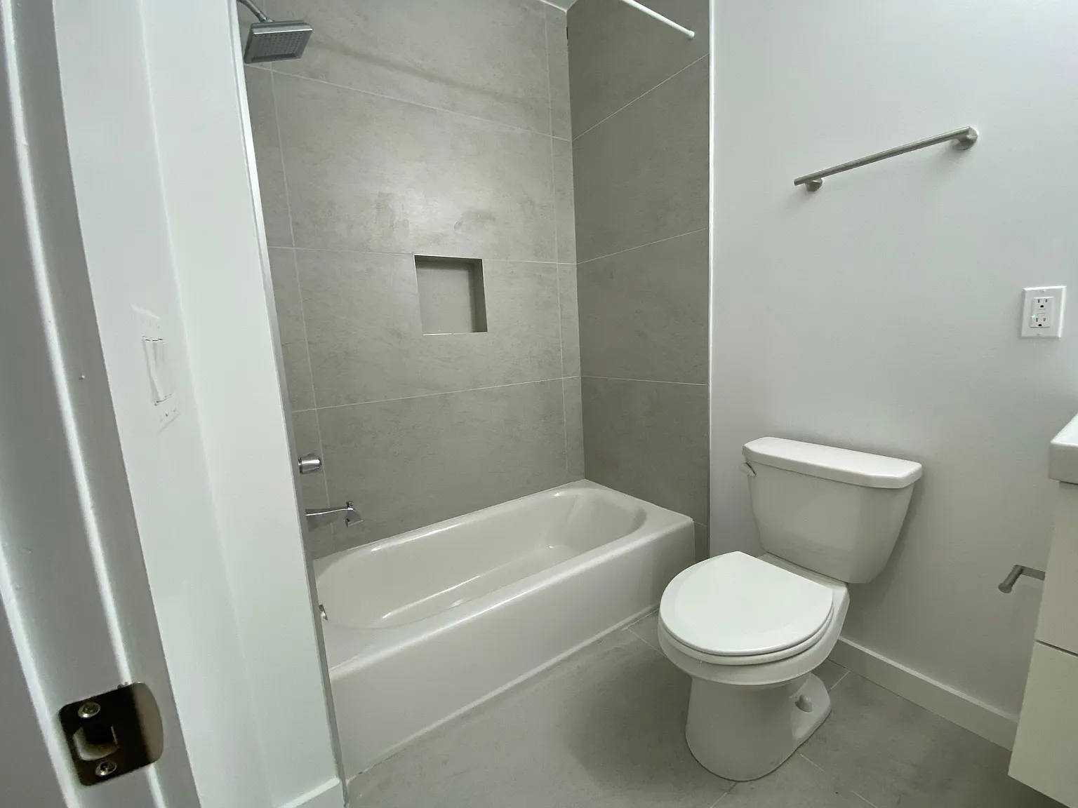 1 bed, 586 sqft, $1,200 — Photo 4