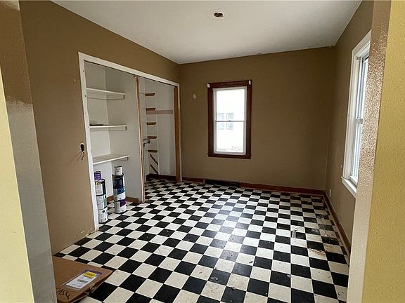 3rd image of 110 Beed St NE