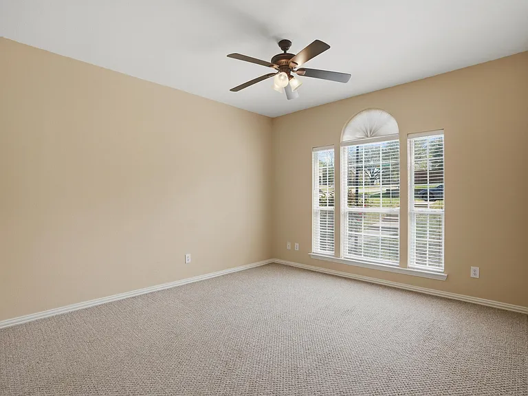 6613 Barclay Ln — Photo 25