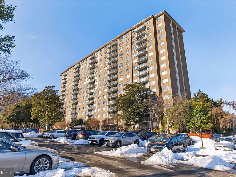 2059 Huntington Ave #1602 — Photo 4
