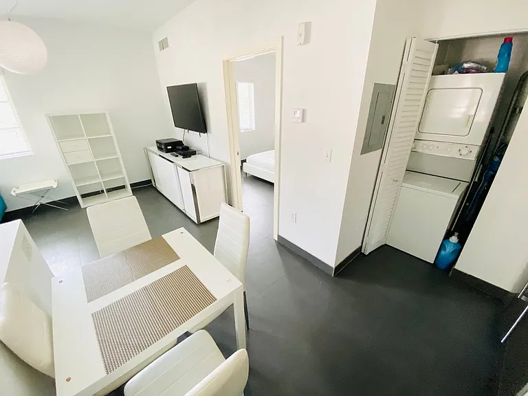 1602 Euclid Ave #104 — Photo 7