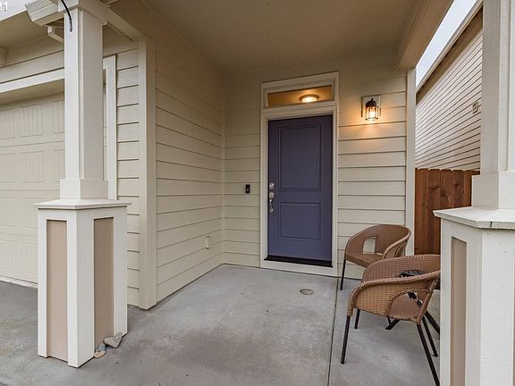 3rd image of 3016 NE 74th St