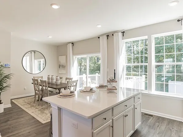 9 Stanton Rd, Mount Holly, NJ 08060