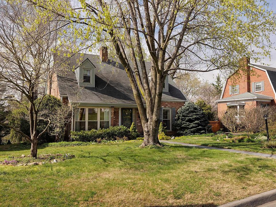 1st image of 1265 Hillcrest Dr