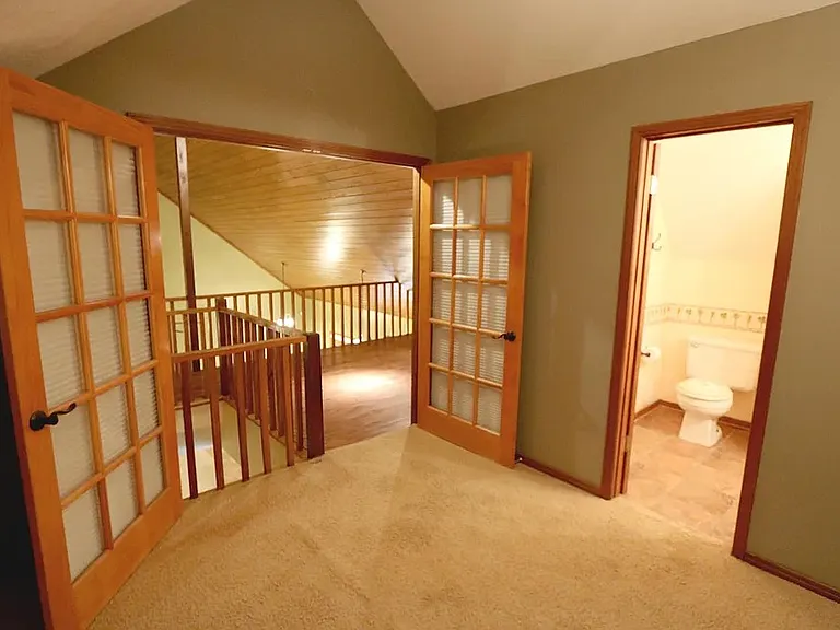 2206 Bluecutt Rd — Photo 10