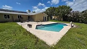2209 SE East Dunbrooke Cir