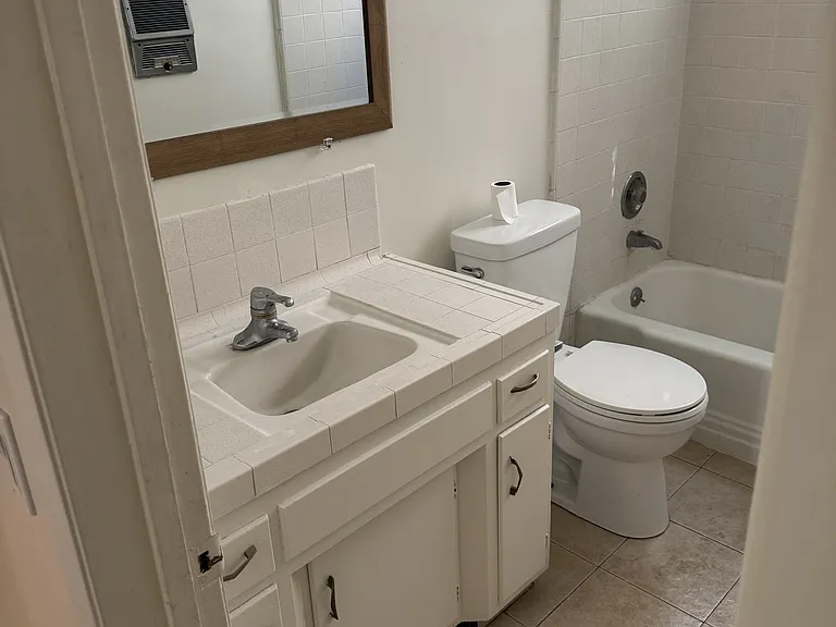 136 S Jackson St #8 — Photo 10